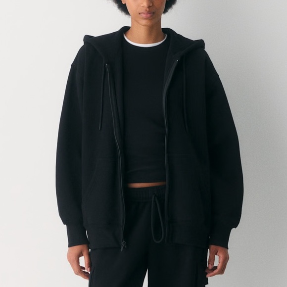 Aritzia Tops - aritzia cozy sweatfleece boyfriend zip hoodie (BLACK)